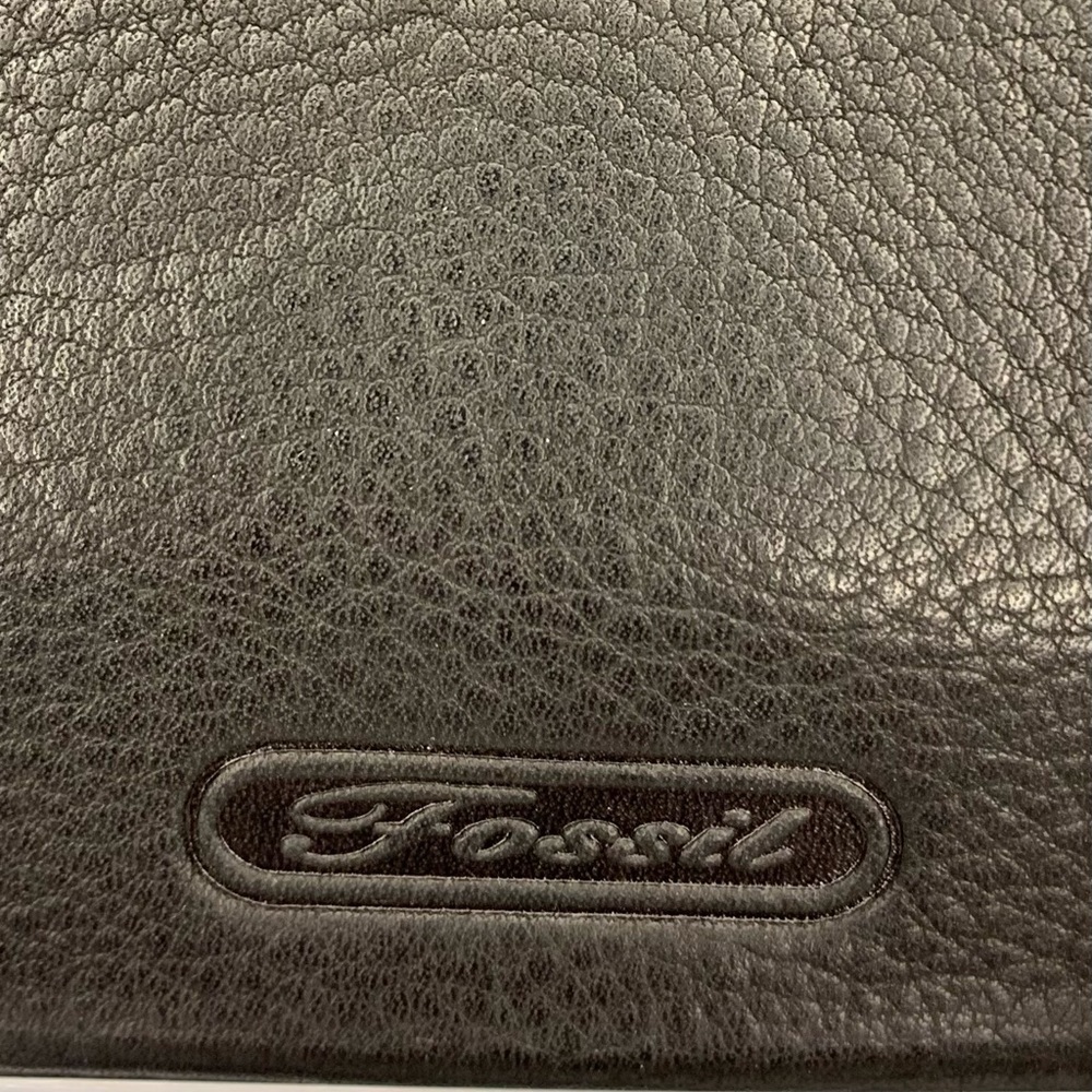 Fossil Black Leather NWOT Wristlet/Wallet ! - Picture 3 of 6